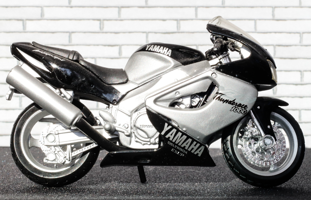 Maisto Yamaha YZF Thunderace 1000